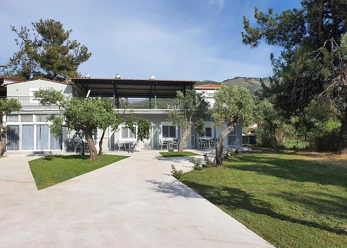 Ξενοδοχείο Hara 2*